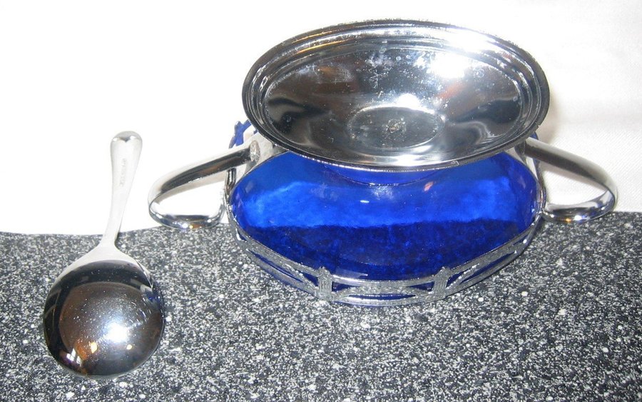 Retro Vintage - Engelsk blå skål i glas med metallkorg inkl tillhörande sked