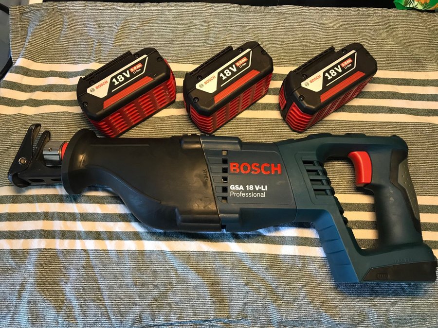 Bosch GSA 18V-LI Professional Tigersåg + 3 batterier + laddare