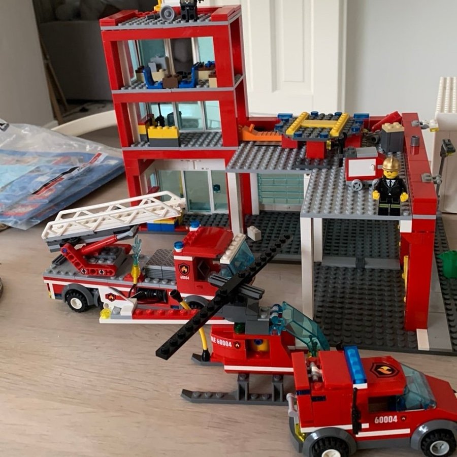 Lego City Brandbil  Brandstation