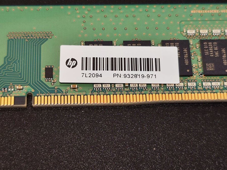 Samsung M378A1K43CB2-CTD RAM-minnen 8 GB DDR4 2666 MHz 288-pin DIMM