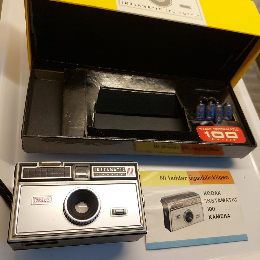 KODAK INSTAMATIC 100 OUTFIT!!