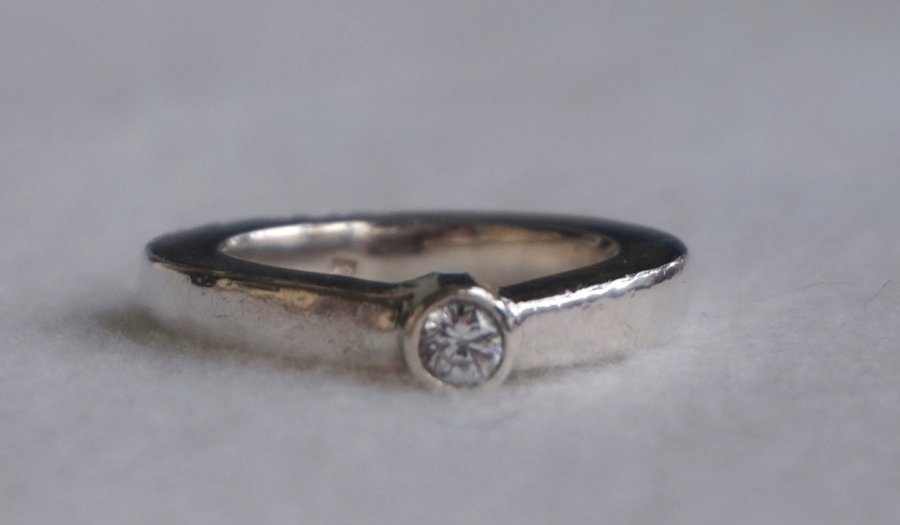 silverring vit sten silver ring smycke bijouterier guldring