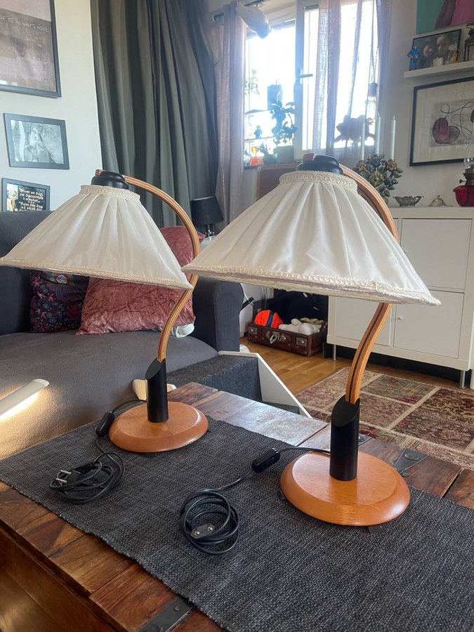 SÄNKT UTROP!! TVÅ MYCKET FINA RETRO LAMPOR LAMP GUSTAF