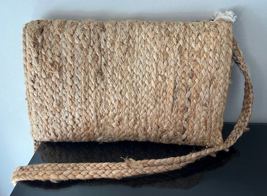 Helt Ny stråväska clutch strand Ibiza sommar natur snäckor!