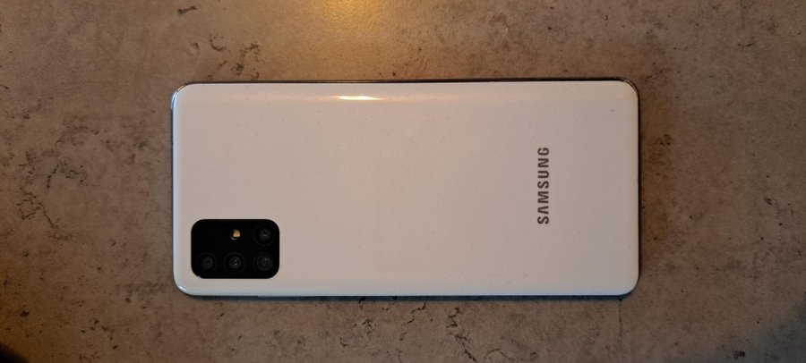 Samsung Galaxy A51 128GB-Duos-Olåst "laddning funkar ej"