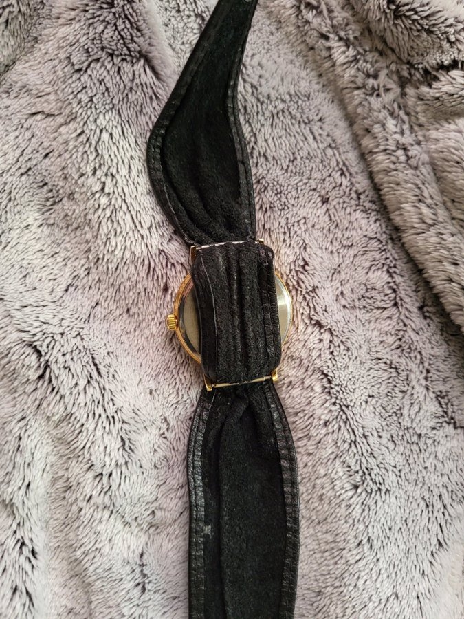 Onyx Damklocka med svart läderband