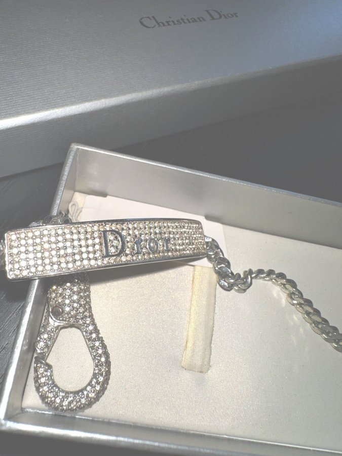 Christian Dior choker necklace