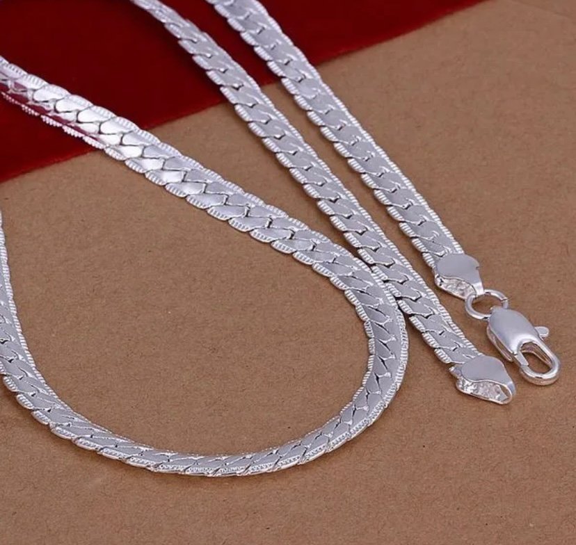 HELT NYTT!: Halsband pläterad med äkta silver 925 så fint