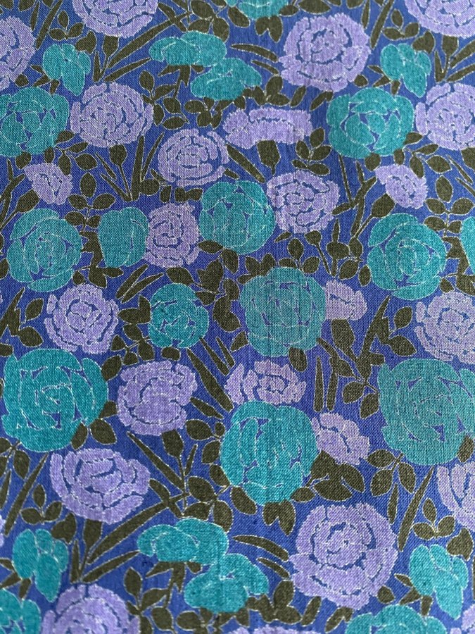 Marimekko blå/lila/turkosa nyans tyg Fujio Ishimoto Neidonruusu 2005 ca145x135