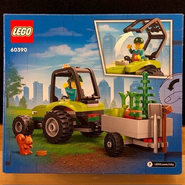 LEGO City 60390 "Parktraktor" - från 2023 Oöppnad / förseglad!