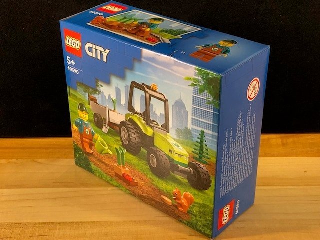 LEGO City 60390 "Parktraktor" - från 2023 Oöppnad / förseglad!