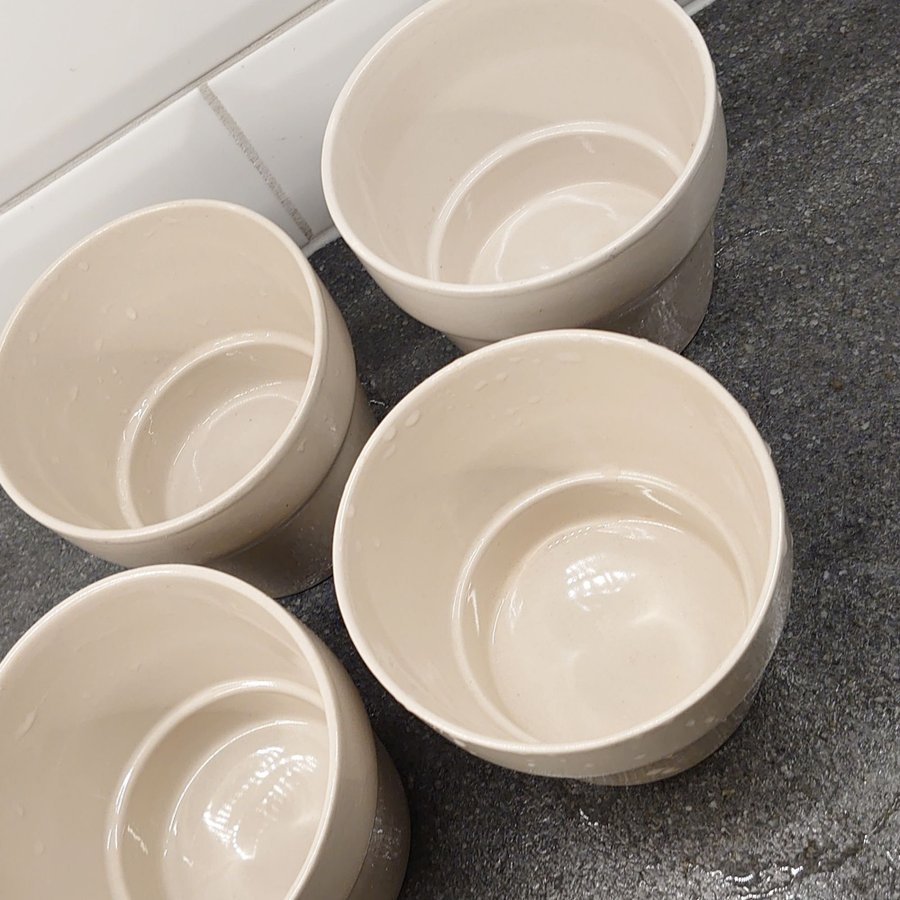 4 krukor porslin från Ikea Beige