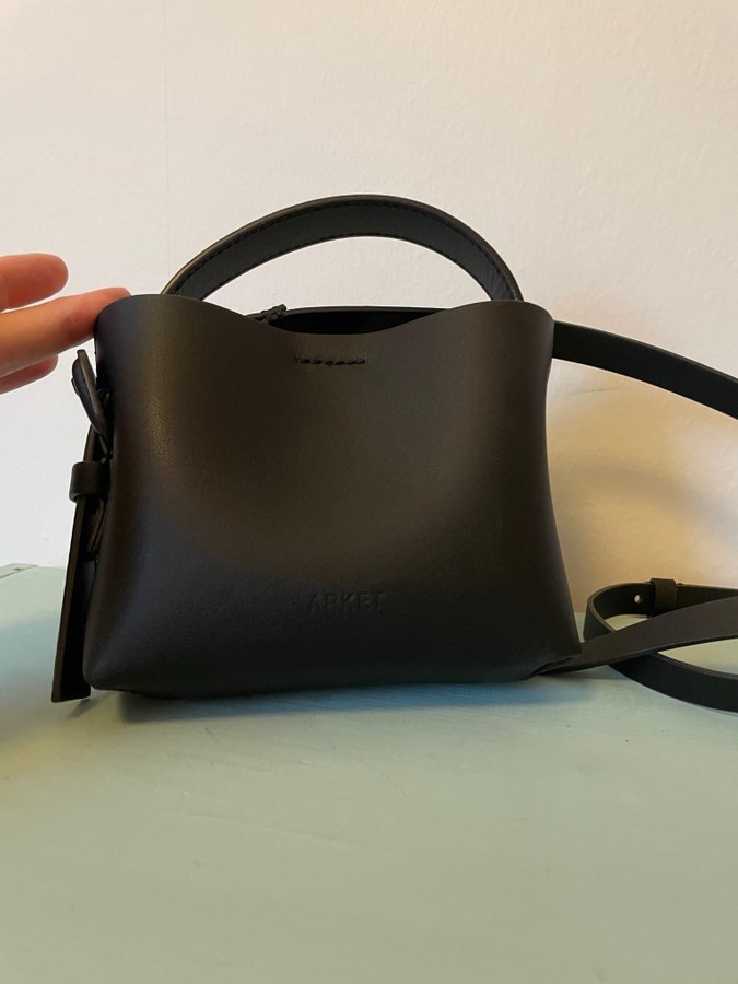 Handväska från Arket / cross body