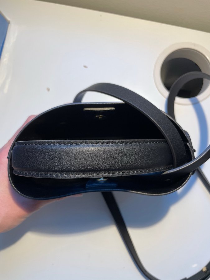 Handväska från Arket / cross body