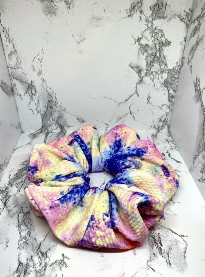 Batikfärgad texturerad överdimensionerad / XL Scrunchie Enchanted Scrunch NY