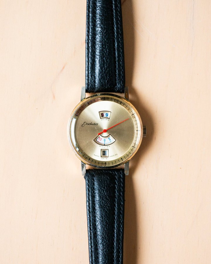 Endura Jump Hour Date Manual Winding Watch