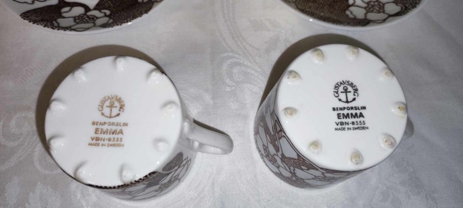 2 st EMMA kaffekoppar med fat från Gustavsberg av Paul Hoff