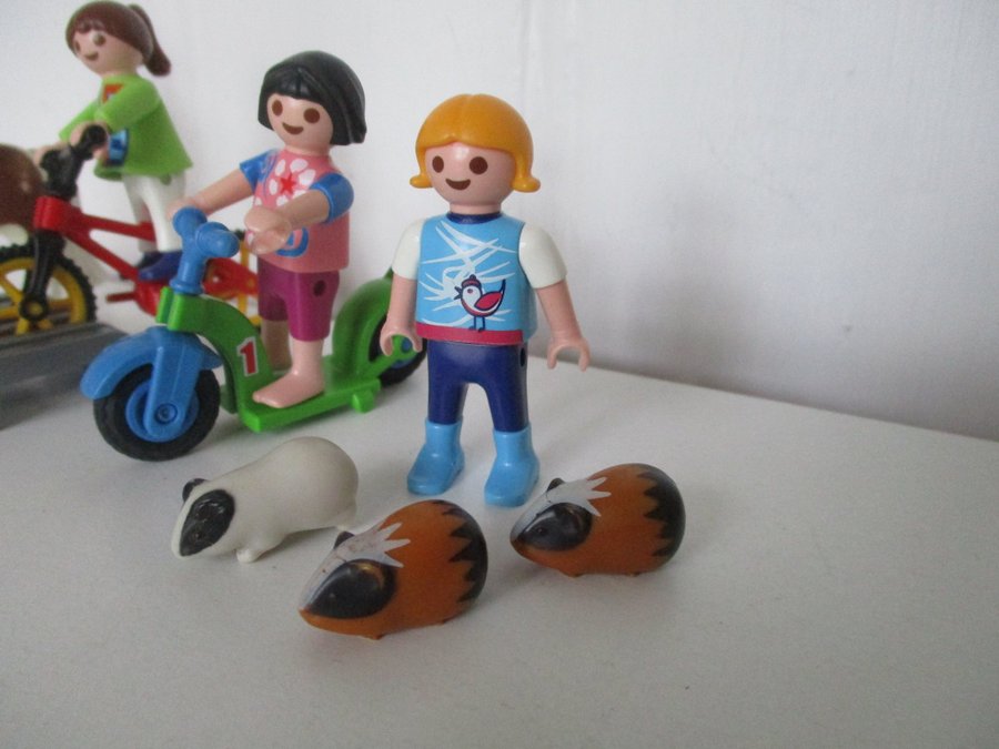 Playmobil barn med tillbehör / häst / cykel/ scooter/ marsvin