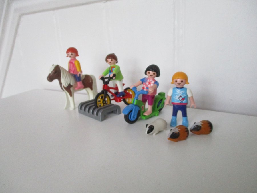 Playmobil barn med tillbehör / häst / cykel/ scooter/ marsvin