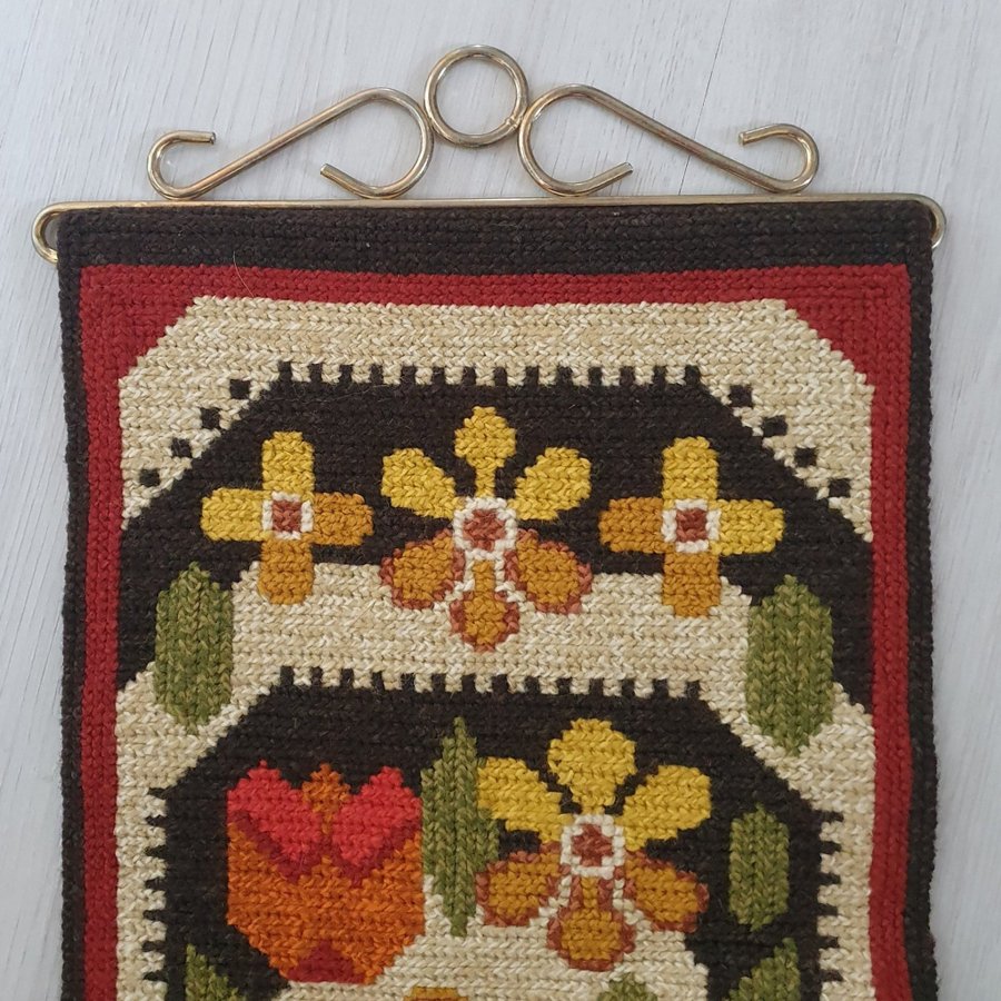 Retro - Handbroderad bonad-vepa-Tvistsöm - beslag - Fåglar o blommor