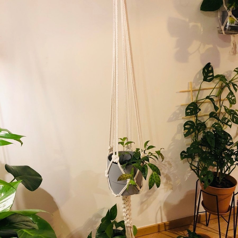 Stor ampel i makramé /plant hanger