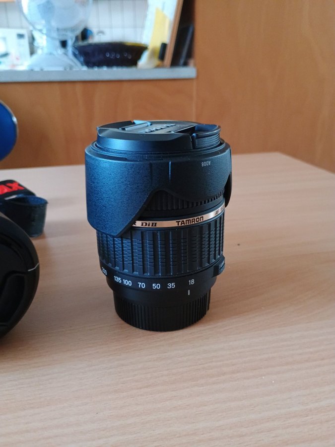 Pentax spejlreflekskamera med objektiv