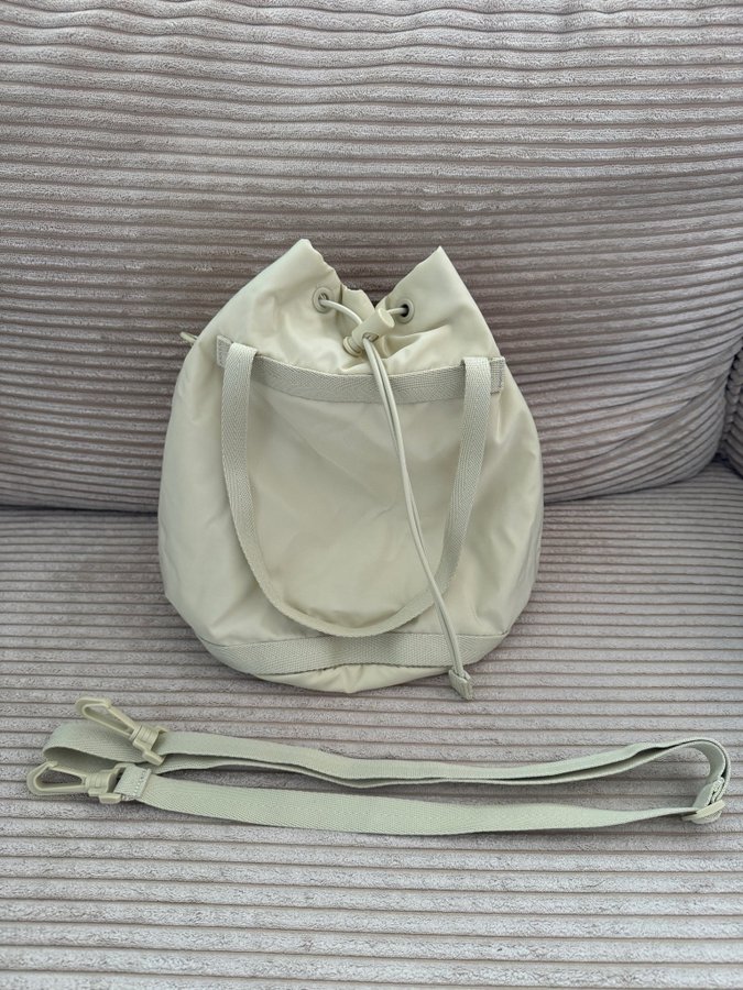 Uniqlo U Bucket Bag (Medium)