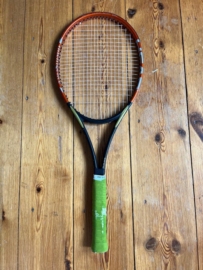 Head Radical intelligence tennis racket