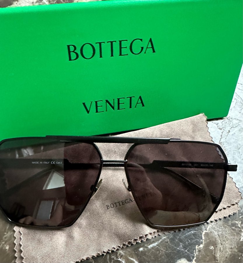 BOTTEGA VENETA Square aviator sunglasses