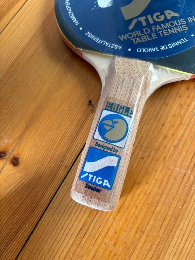 Vintage Stiga Eagle racket Helt nytt! Plus äldre bollar nya!