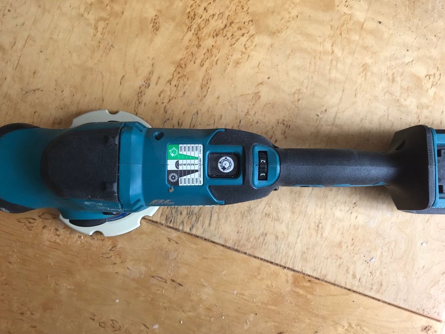 Makita 150 mm Excenter Polermaskin 18 V