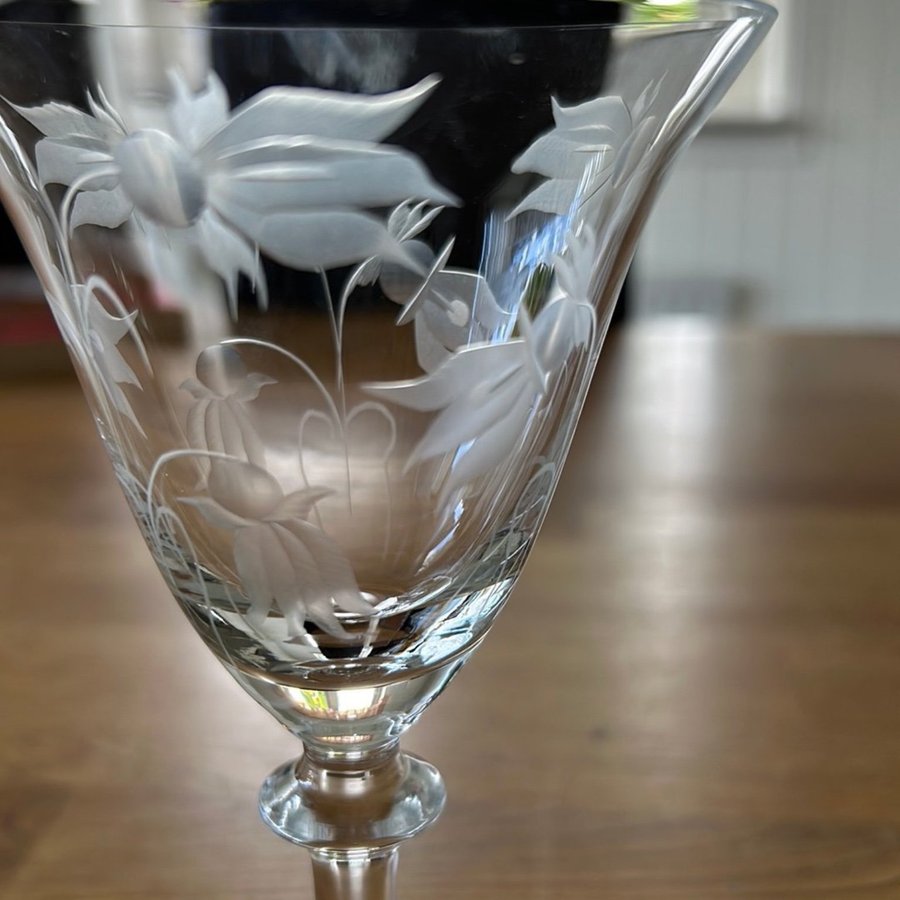 Duka design "BLÅKLOCKA" vitvinsglas H 17 cm ø 95 cm fint skick