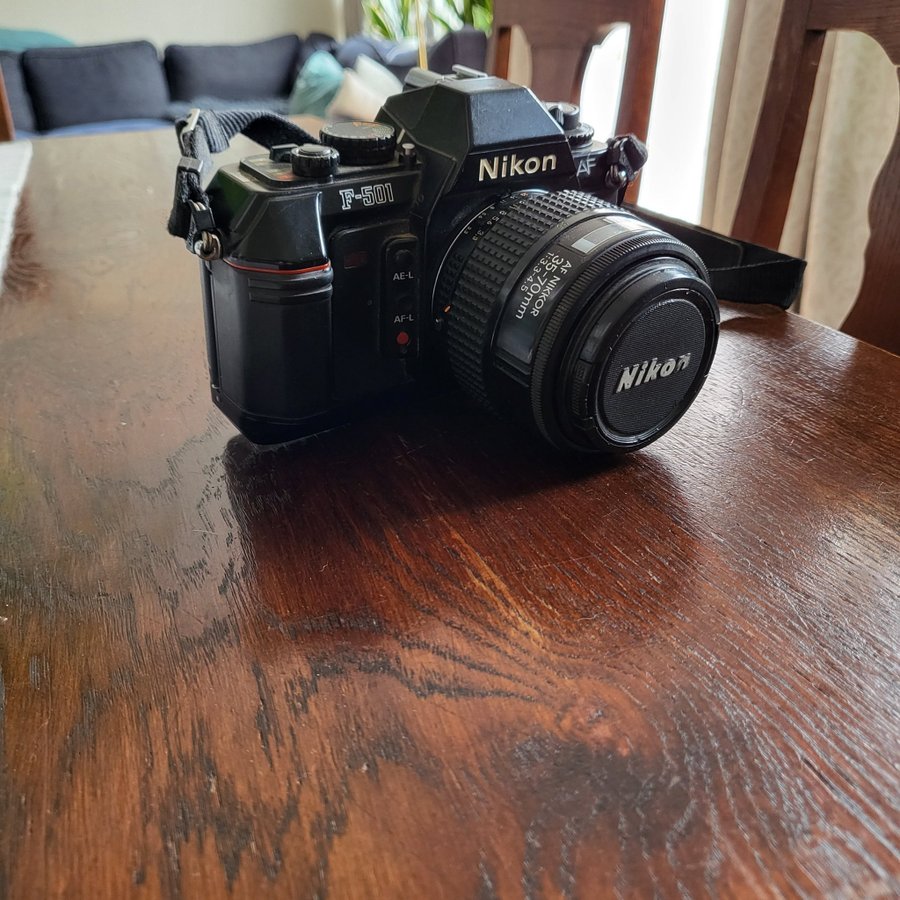 Kameror Nikon F501 Canon camcorder Minox 35