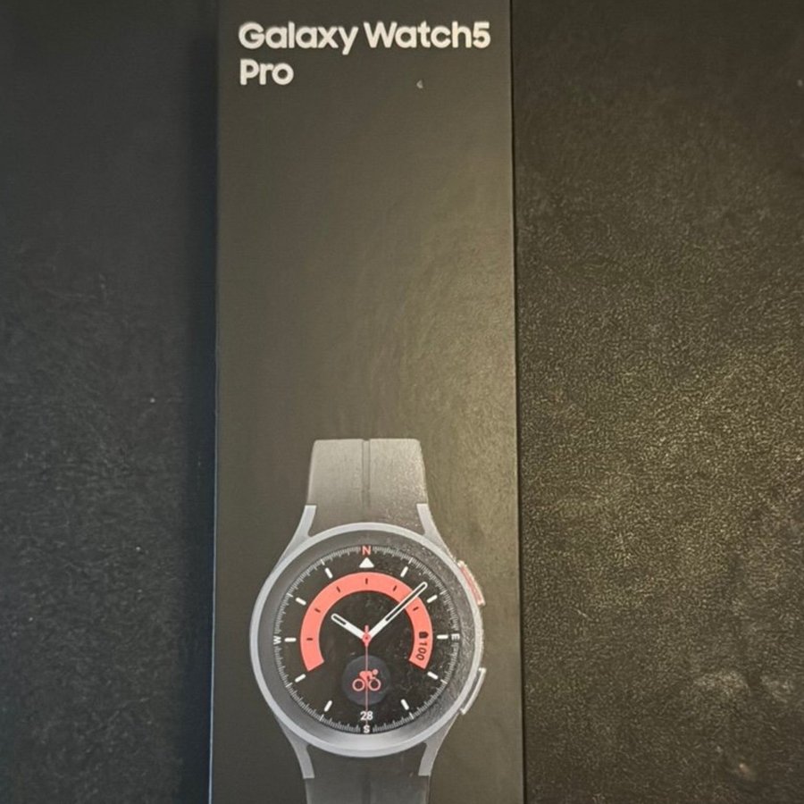 Samsung Galaxy Watch5 Pro - Svart