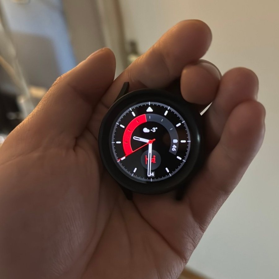 Samsung Galaxy Watch5 Pro - Svart