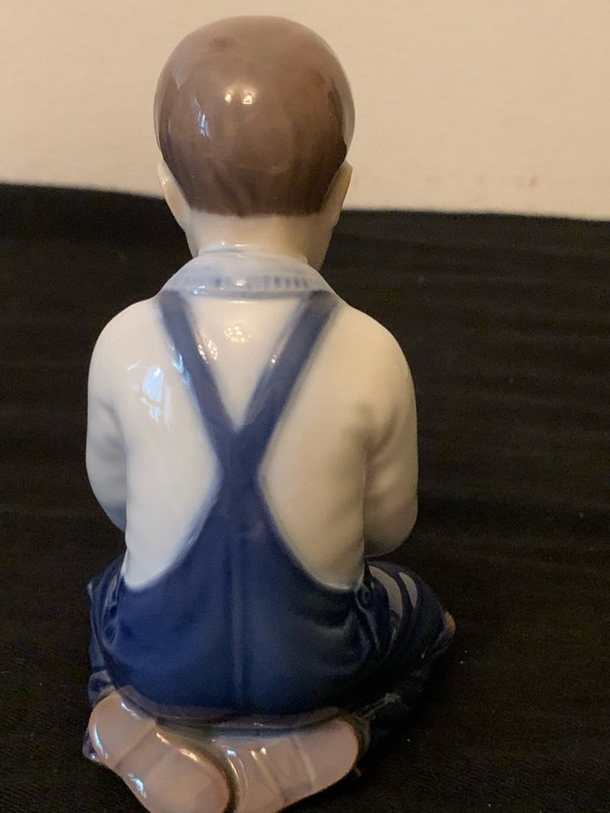 Bing  Gröndal /Danmark figurin pojken med hink 14 cm höjd
