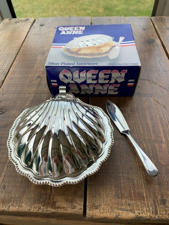 Queen Anne smörask med kniv Mayell England med originalkartong retro kitsch