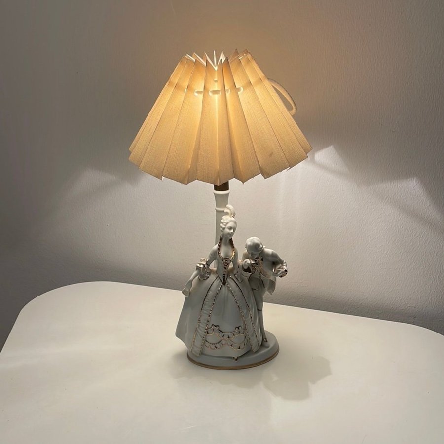 Vintage Porslin Par Figur Bordslampa Art Deco Gold