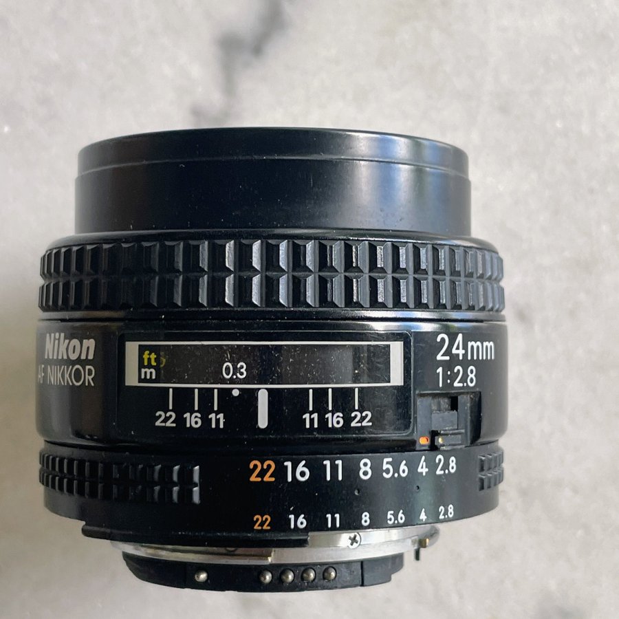 Nikon AF Nikkor 24mm f28