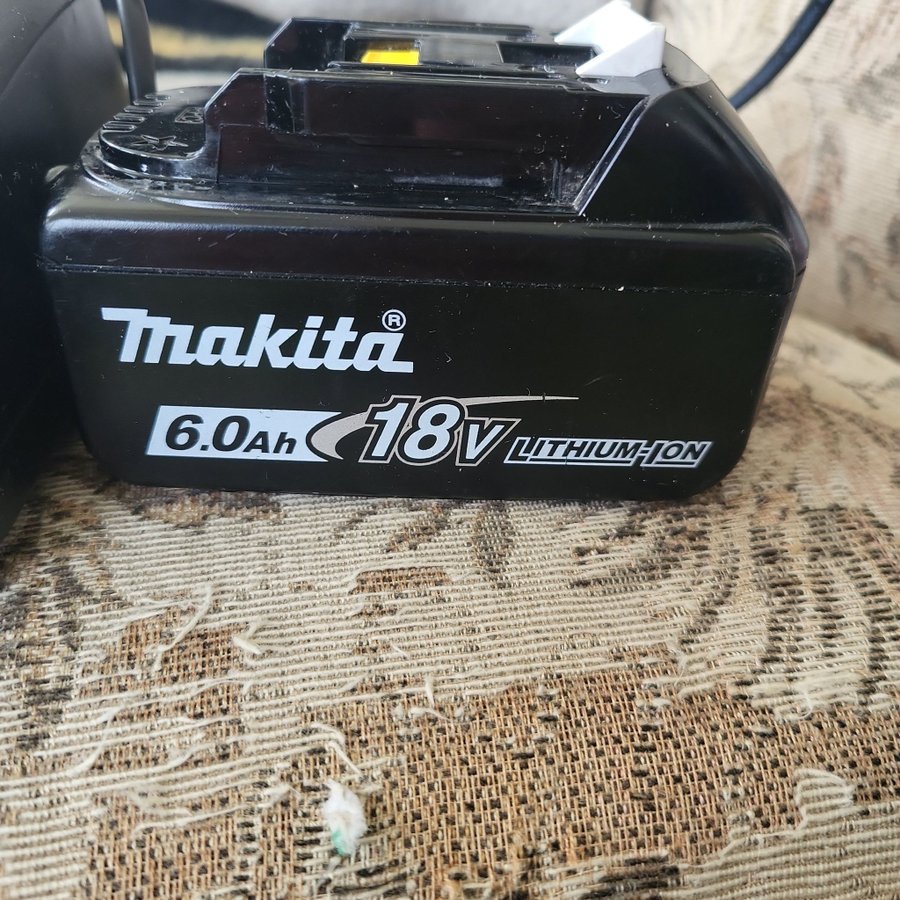 Makita 18V 60Ah batteri och laddare