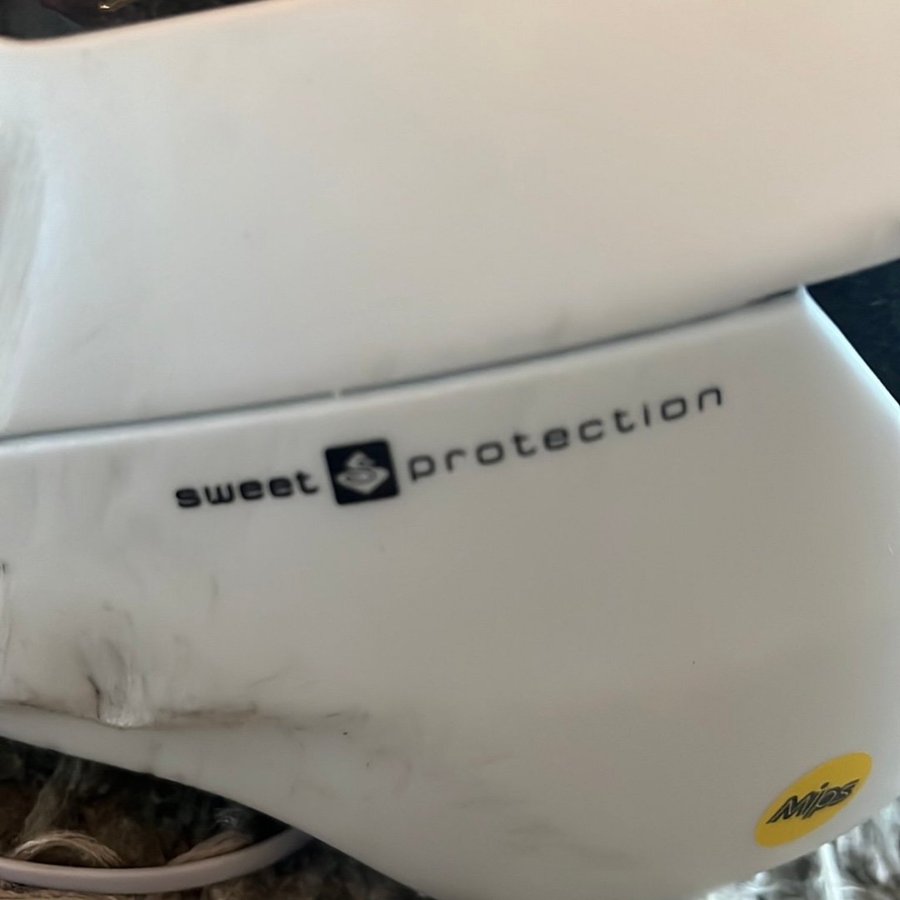 Sweet Protection hjälm