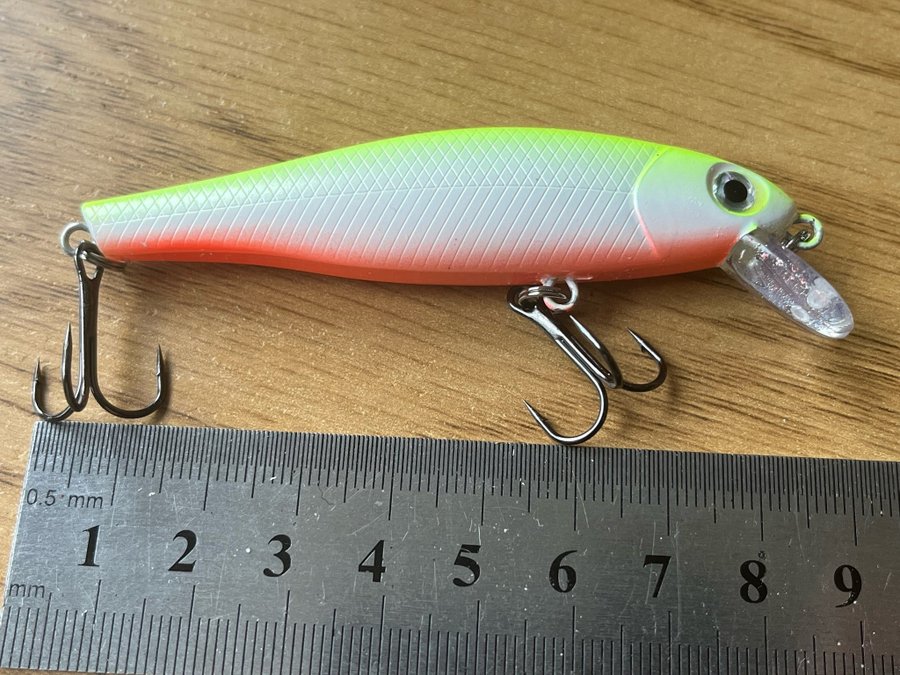 Abbore wobbler 10gr flytande med rasselkulor