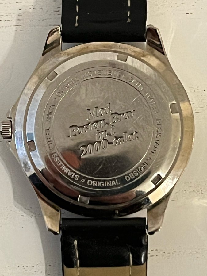 Timing Herrarmbandsur med svart urtavla och läderband