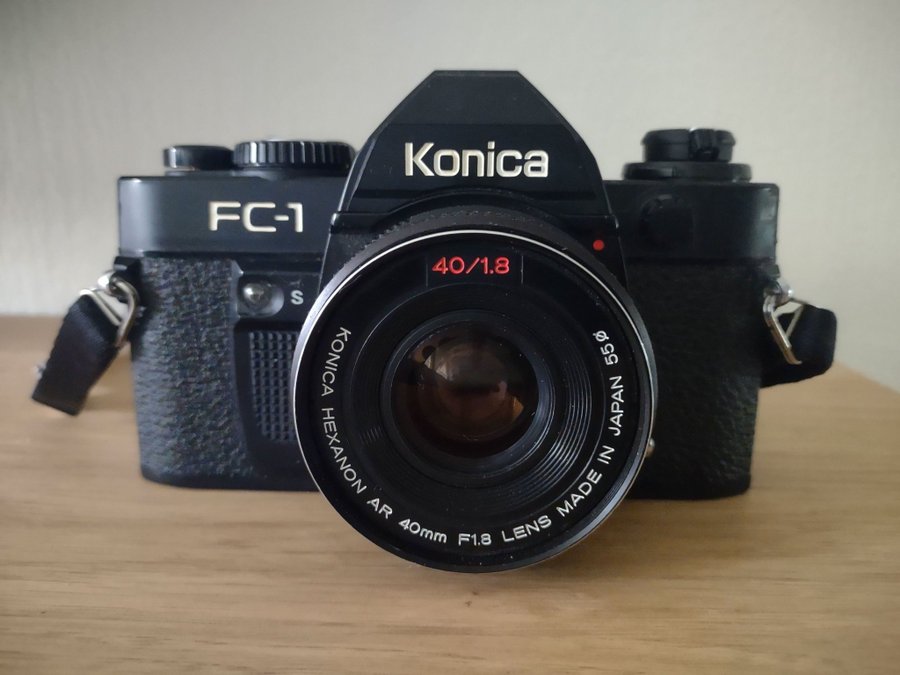 Mycket fint och bra  gammal original Japanska FC-1 Konica systemkamera