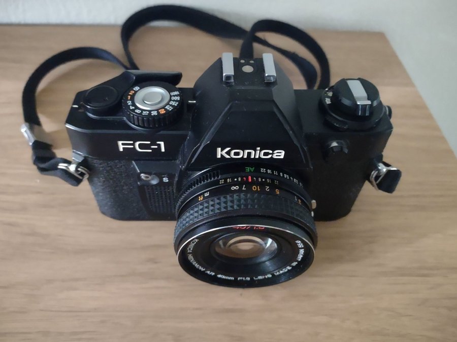 Mycket fint och bra  gammal original Japanska FC-1 Konica systemkamera