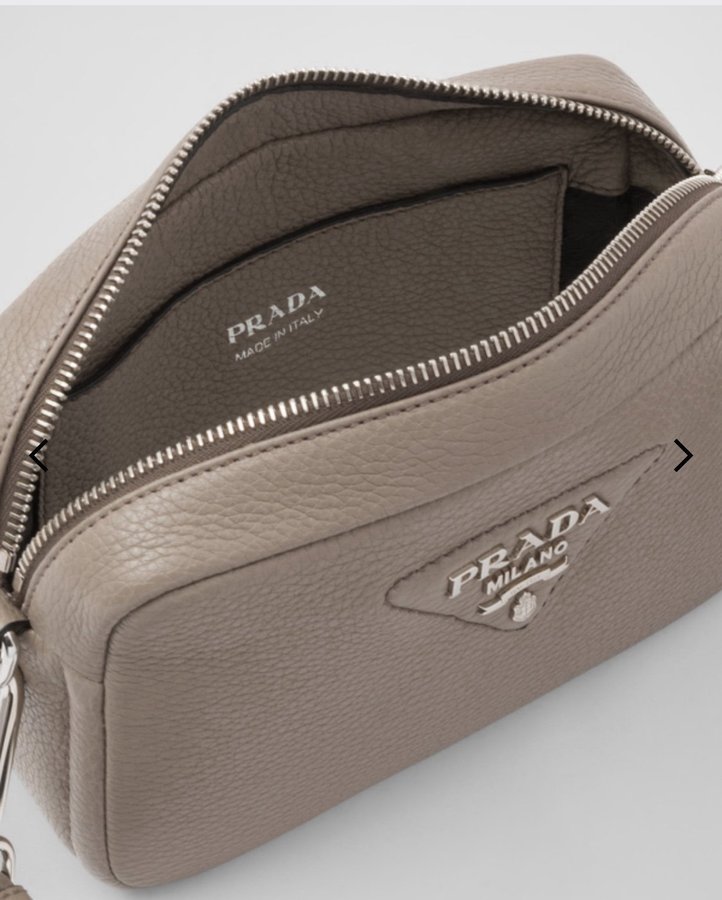 PRADA shoulder bag med två axelrem