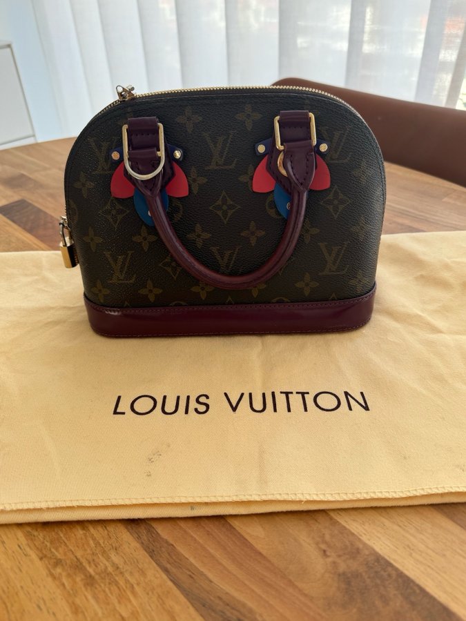 Louis Vuitton Alma BB i Monogram Canvas - Limited Edition