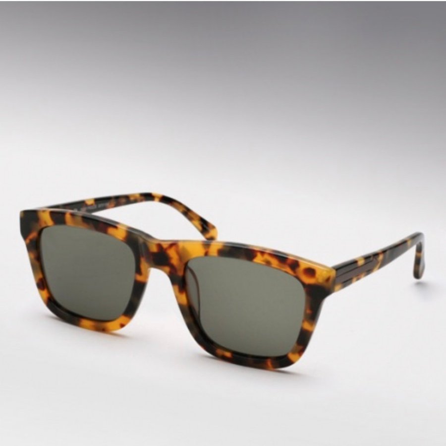 Karen Walker deep freeze solglasögon tortoise