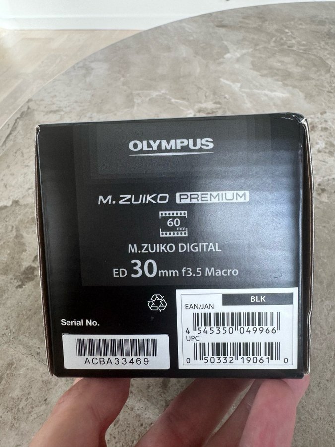Olympus MZuiko Digital ED 30mm f/35 Macro Objektiv - Helt Nytt!