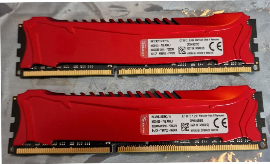 HyperX Savage 16GB (2x8GB) / 2400MHz / DDR3 / CL11 / HX324C11SRK2/16